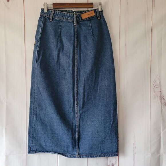 M. BECHIC denim Boutique Button-Down Maxi Denim Jean Skirt Women’s M, Like New - Picture 3 of 9